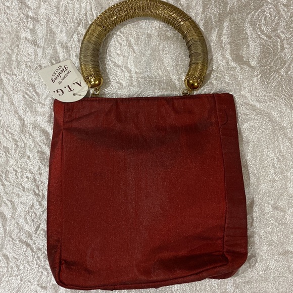 Red Embellished Handbag - Picture 2 of 4